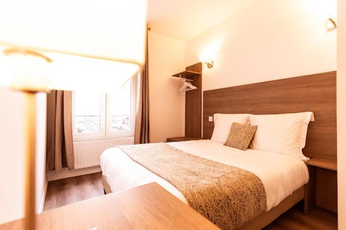 Le Theatre Hotel Suresnes Buitenkant foto